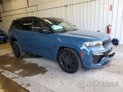 Czwarte zdjęcie samochodu z boku: 2026 JEEP GRAND CHEROKEE SUMMIT VIN:1C4RJHER6T8600439 - miniatura