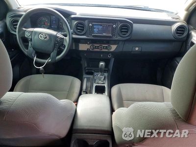 Zdjęcie 8 z 12 samochodu: 2018 TOYOTA TACOMA SR VIN:5TFAX5GN1JX113270 - miniatura