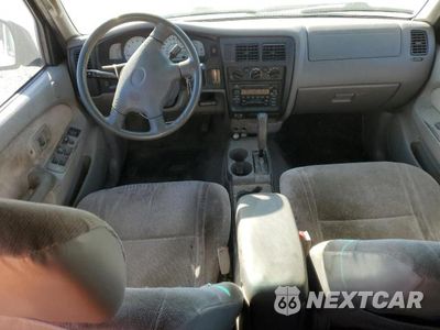 Zdjęcie 8 z 12 samochodu: 2002 TOYOTA TACOMA DOUBLE CAB PRERUNNER VIN:5TEGM92N22Z043550 - miniatura