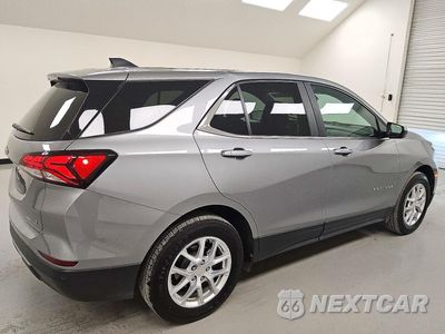 Trzecie zdjęcie samochodu z tyłu: 2024 CHEVROLET EQUINOX LT VIN:3GNAXUEG9RL303380 - miniatura