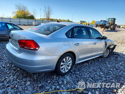 Trzecie zdjęcie samochodu z tyłu: 2015 VOLKSWAGEN PASSAT S VIN:1VWAT7A30FC056652 - miniatura