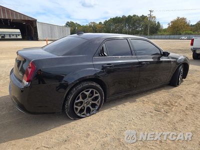 Trzecie zdjęcie samochodu z tyłu: 2017 CHRYSLER 300 S VIN:2C3CCAGG4HH647851 - miniatura