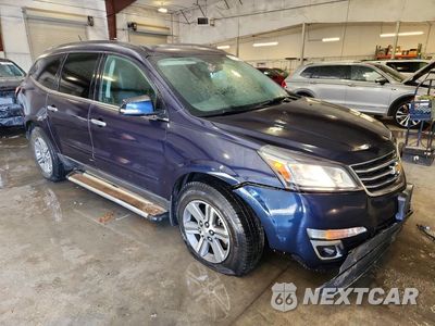 Czwarte zdjęcie samochodu z boku: 2017 CHEVROLET TRAVERSE LT VIN:1GNKVGKD7HJ219067 - miniatura