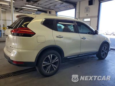 Trzecie zdjęcie samochodu z tyłu: 2017 NISSAN ROGUE SL VIN:5N1AT2MV1HC847581 - miniatura