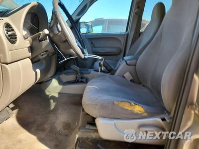 Zdjęcie 7 z 13 samochodu: 2003 JEEP LIBERTY SPORT VIN:1J4GL48K13W675368 - miniatura