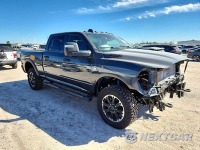 Czwarte zdjęcie samochodu z boku: 2026 RAM 2500 TRADESMAN VIN:3C6UR5CL7TG327951 - miniatura