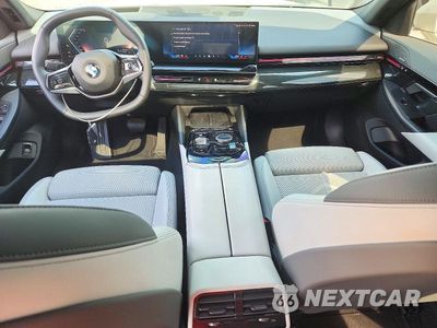 Zdjęcie 8 z 12 samochodu: 2025 BMW 530 I VIN:WBA43FJ08SCU32022 - miniatura