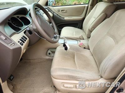 Zdjęcie 7 z 13 samochodu: 2005 TOYOTA HIGHLANDER BASE VIN:JTEEP21A450107172 - miniatura