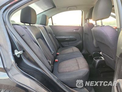 Zdjęcie 10 z 12 samochodu: 2014 CHEVROLET SONIC LT VIN:1G1JC5SH9E4239518 - miniatura