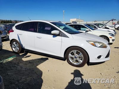 Czwarte zdjęcie samochodu z boku: 2014 FORD FOCUS SE VIN:1FADP3K27EL144833 - miniatura
