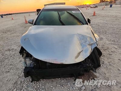 Piąte zdjęcie samochodu w środku: 2017 TOYOTA CAMRY LE VIN:4T1BF1FK3HU414413 - miniatura