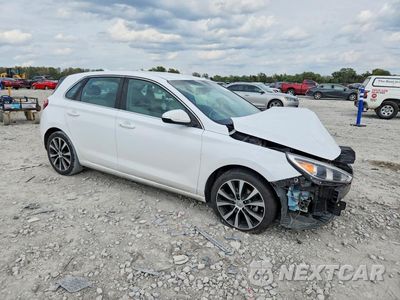 Czwarte zdjęcie samochodu z boku: 2018 HYUNDAI ELANTRA GT BASE VIN:KMHH35LEXJU069587 - miniatura