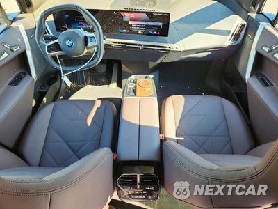 Zdjęcie 8 z 13 samochodu: 2023 BMW IX XDRIVE50 VIN:WB523CF09PCM23673 - miniatura
