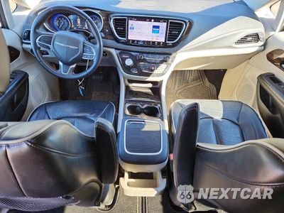 Zdjęcie 8 z 13 samochodu: 2023 CHRYSLER PACIFICA LIMITED VIN:2C4RC1GG1PR557684 - miniatura
