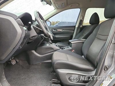 Zdjęcie 7 z 13 samochodu: 2017 NISSAN ROGUE SV VIN:5N1AT2MV9HC858022 - miniatura