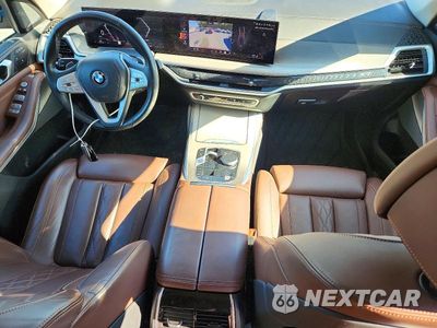 Zdjęcie 8 z 13 samochodu: 2024 BMW X7 XDRIVE40I VIN:5UX23EM02R9U47847 - miniatura