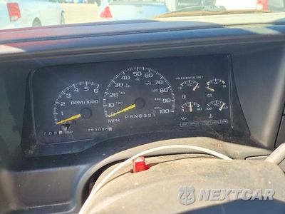 Zdjęcie 9 z 13 samochodu: 1999 CHEVROLET SUBURBAN C1500 VIN:3GNEC16R8XG261267 - miniatura