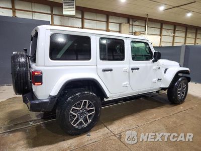 Trzecie zdjęcie samochodu z tyłu: 2026 JEEP WRANGLER SAHARA VIN:1C4PJXEN8TW180046 - miniatura