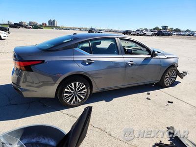 Trzecie zdjęcie samochodu z tyłu: 2026 NISSAN ALTIMA SV VIN:1N4BL4DW9TN306701 - miniatura