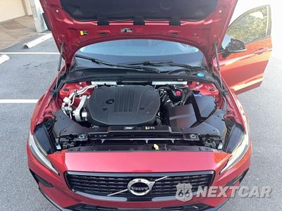 Zdjęcie 7 z 10 samochodu: 2022 VOLVO S60 B5 MOMENTUM VIN:7JRL12TZ1NG154474 - miniatura