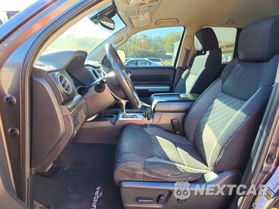 Zdjęcie 7 z 12 samochodu: 2019 TOYOTA TUNDRA SR5 VIN:5TFUY5F11KX868560 - miniatura