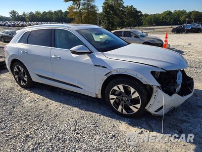 Czwarte zdjęcie samochodu z boku: 2023 AUDI E-TRON PREMIUM PLUS VIN:WA1LABGE8PB025096 - miniatura