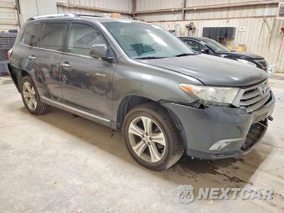 Czwarte zdjęcie samochodu z boku: 2013 TOYOTA HIGHLANDER LIMITED VIN:5TDDK3EH3DS192383 - miniatura