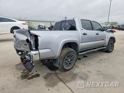 Trzecie zdjęcie samochodu z tyłu: 2021 TOYOTA TACOMA SR5 V6 VIN:5TFAZ5CN8MX103999 - miniatura