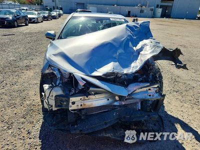 Piąte zdjęcie samochodu w środku: 2019 TOYOTA CAMRY SE VIN:4T1B11HK5KU164658 - miniatura