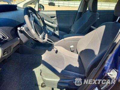 Zdjęcie 7 z 12 samochodu: 2011 TOYOTA PRIUS TWO VIN:JTDKN3DU7B1432817 - miniatura
