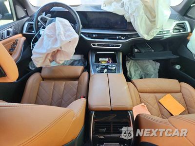 Zdjęcie 8 z 13 samochodu: 2024 BMW X5 M60I VIN:5UX33EU09R9T41402 - miniatura
