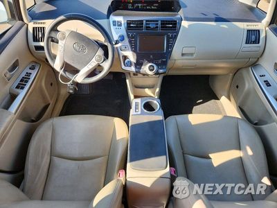 Zdjęcie 8 z 12 samochodu: 2013 TOYOTA PRIUS V FIVE VIN:JTDZN3EU0D3287236 - miniatura