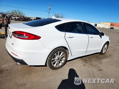 Trzecie zdjęcie samochodu z tyłu: 2019 FORD FUSION SE VIN:3FA6P0HD1KR198450 - miniatura