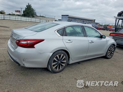 Trzecie zdjęcie samochodu z tyłu: 2018 NISSAN ALTIMA 2.5 SV VIN:1N4AL3AP1JC130397 - miniatura