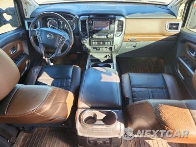 Zdjęcie 8 z 12 samochodu: 2017 NISSAN TITAN XD PLATINUM RESERVE VIN:1N6AA1F42HN514123 - miniatura