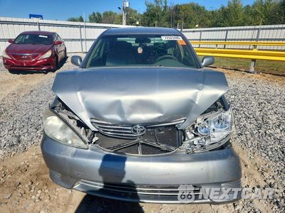 Piąte zdjęcie samochodu w środku: 2005 TOYOTA CAMRY LE VIN:4T1BE32KX5U602734 - miniatura