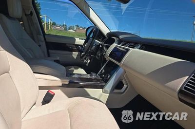 Piąte zdjęcie samochodu w środku: 2019 LAND ROVER RANGE ROVER HSE VIN:SALGS2SV0KA527233 - miniatura