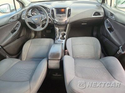 Zdjęcie 8 z 12 samochodu: 2019 CHEVROLET CRUZE LT VIN:1G1BE5SM7K7118637 - miniatura