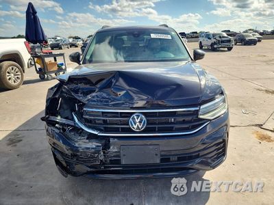 Piąte zdjęcie samochodu w środku: 2024 VOLKSWAGEN TIGUAN SE R-LINE BLACK VIN:3VVCB7AX3RM169520 - miniatura