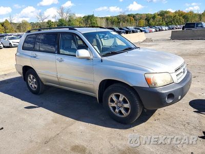 Czwarte zdjęcie samochodu z boku: 2005 TOYOTA HIGHLANDER BASE VIN:JTEEP21A250087973 - miniatura