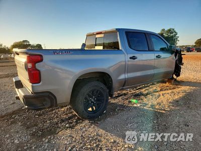 Trzecie zdjęcie samochodu z tyłu: 2024 CHEVROLET SILVERADO K1500 LT TRAIL BOSS VIN:3GCUDFEDXRG342780 - miniatura