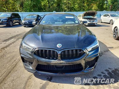 Piąte zdjęcie samochodu w środku: 2023 BMW M8 VIN:WBSAE0C09PCM59045 - miniatura
