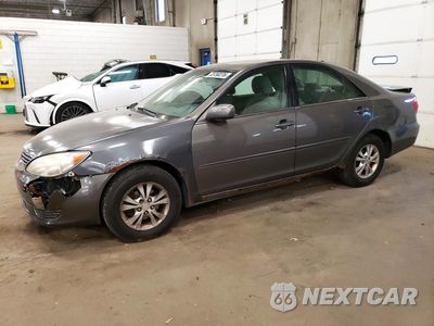 2005 TOYOTA CAMRY LE V6 4T1BF30K95U590429 - główne zdjęcie licytacji z USA - miniatura