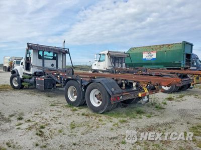 Drugie zdjęcie samochodu z przodu: 2006 MACK CV713 ROLL-OFF CONTAINER TRUCK VIN:1M2AG11C06M052871 - miniatura