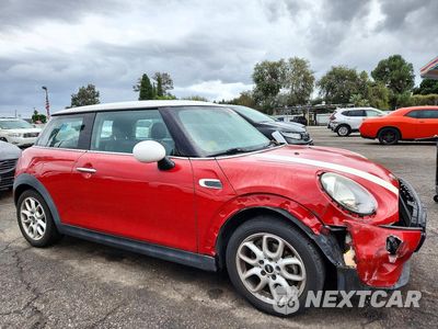 Czwarte zdjęcie samochodu z boku: 2017 MINI COOPER VIN:WMWXP5C51H3B77634 - miniatura