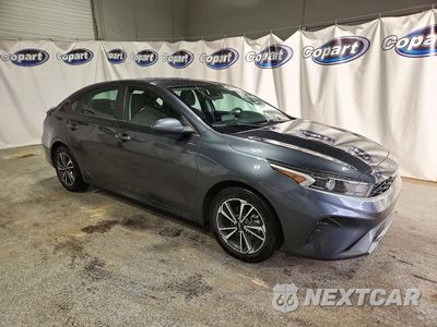 Czwarte zdjęcie samochodu z boku: 2024 KIA FORTE LXS VIN:3KPF24AD6RE728049 - miniatura
