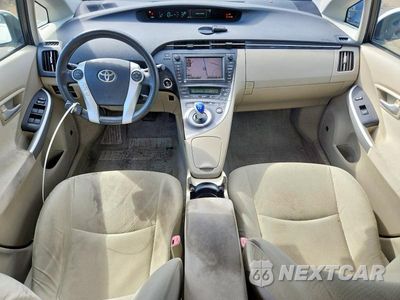Zdjęcie 8 z 12 samochodu: 2010 TOYOTA PRIUS III VIN:JTDKN3DU6A0087171 - miniatura