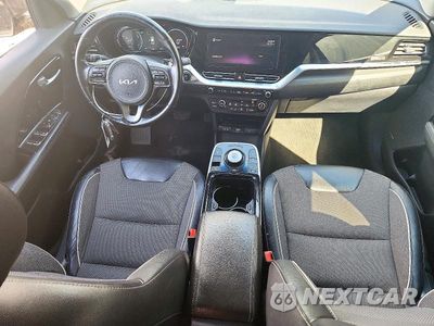 Zdjęcie 8 z 13 samochodu: 2022 KIA NIRO EV EX VIN:KNDCC3LG0N5153499 - miniatura