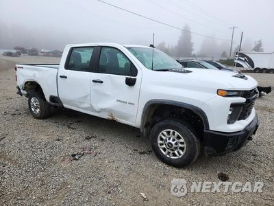 Czwarte zdjęcie samochodu z boku: 2026 CHEVROLET SILVERADO K2500 HEAVY DUTY VIN:1GC4KLE71TF239707 - miniatura