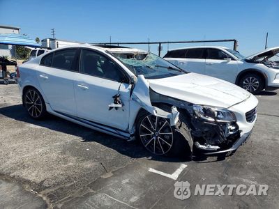 Czwarte zdjęcie samochodu z boku: 2017 VOLVO S60 VIN:YV126MFL9H2439255 - miniatura